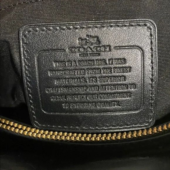 Coach Leather Black Handbag in nice condition, no damage - Picture 7 of 10